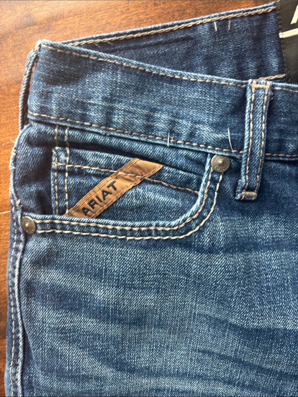 Ariat Men’s Medium Blue Flare Jeans - Picture 3 of 8